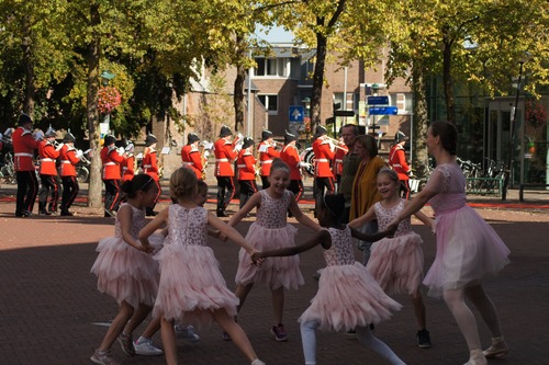 Drumfanfare Peelland en Balletstudio Loes tijdens Cultuurparade 2018