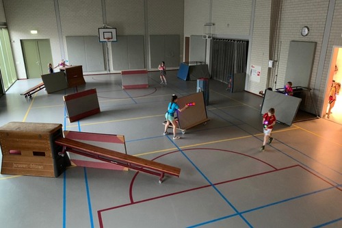 Lasergamen tijdens de woensdagmiddag activiteit in gymzaal de Vlieger