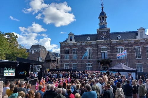 DéDé Dance tijdens Cultuurparade 2022