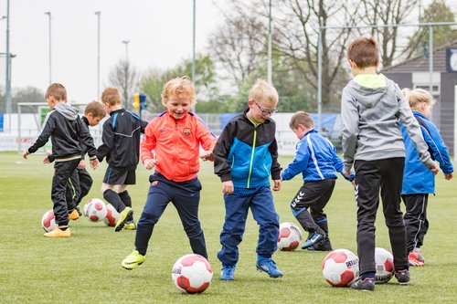 Vanaf 4 jaar kun je trainen bij SV Deurne!!